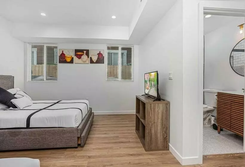 پانسیون Downtown La Stylish Suites