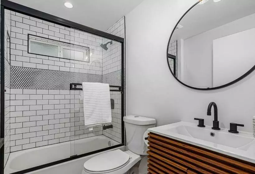 پانسیون Downtown La Stylish Suites