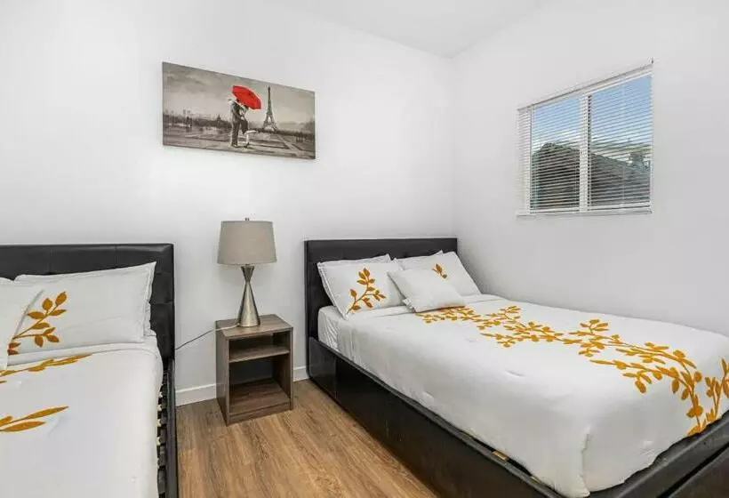 پانسیون Downtown La Stylish Suites