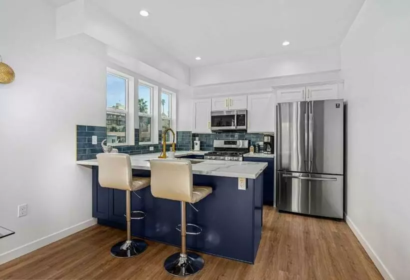 پانسیون Downtown La Stylish Suites
