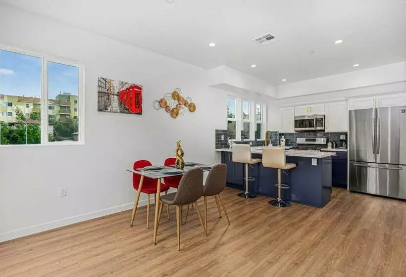 پانسیون Downtown La Stylish Suites