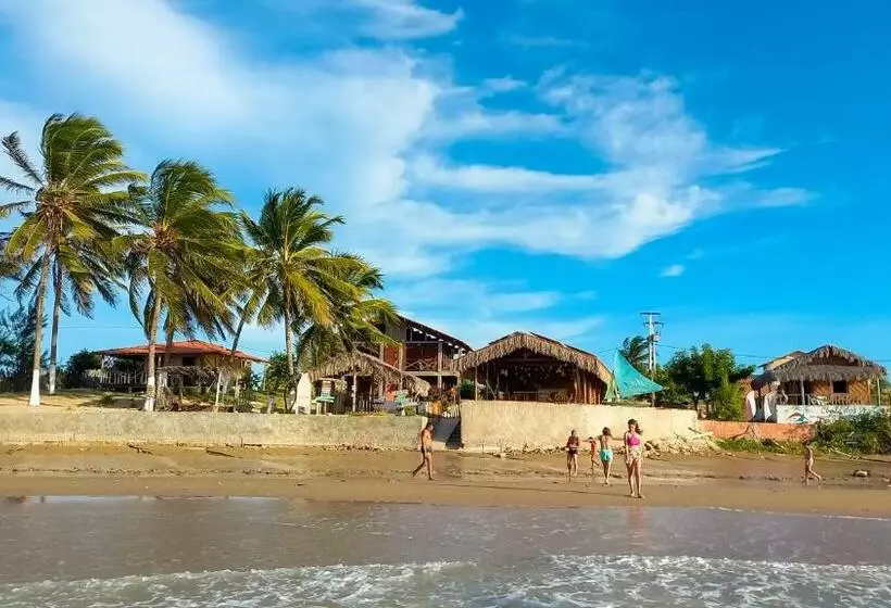 Retkeilymaja Pousada Chalé Dos Ventos Praia De Caetanos Em Amontada