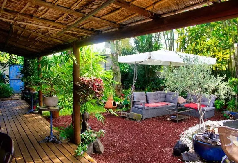 تختخواب و صبحانه Casa Babalahy