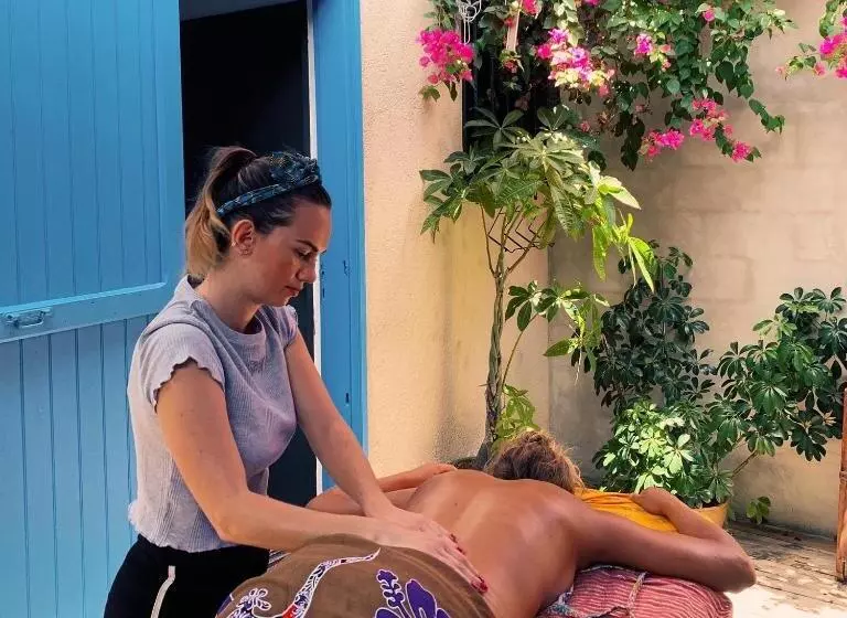 تختخواب و صبحانه Casa Babalahy