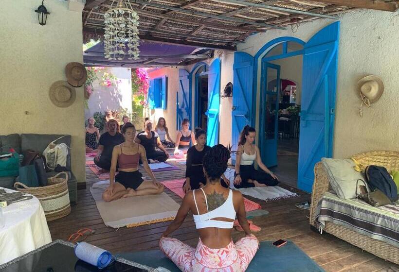 تختخواب و صبحانه Casa Babalahy