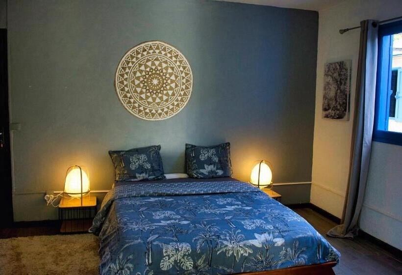 تختخواب و صبحانه Casa Babalahy