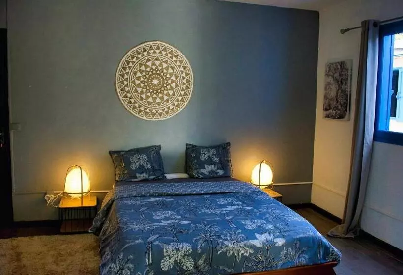 تختخواب و صبحانه Casa Babalahy