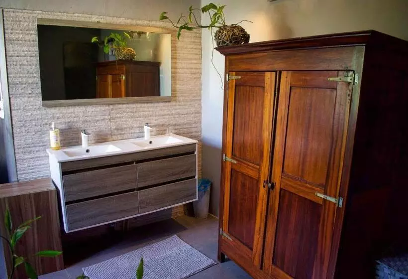 تختخواب و صبحانه Casa Babalahy