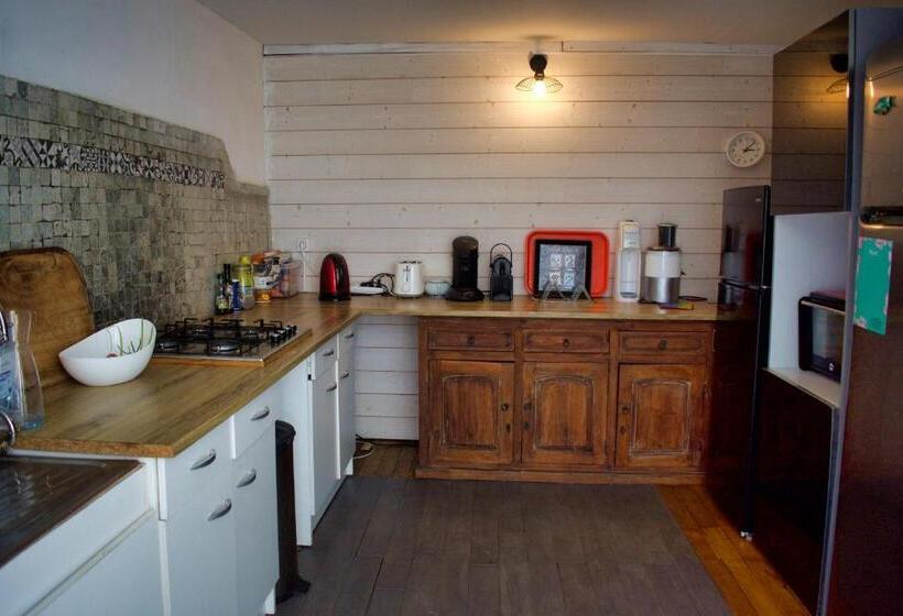 تختخواب و صبحانه Casa Babalahy