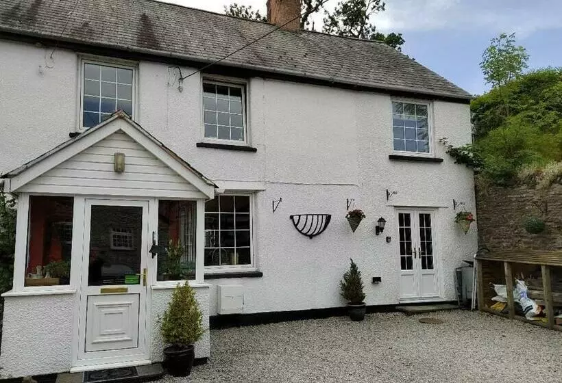 Aamiaismajoitus (B&B) Rooms By The River At Glan Aber