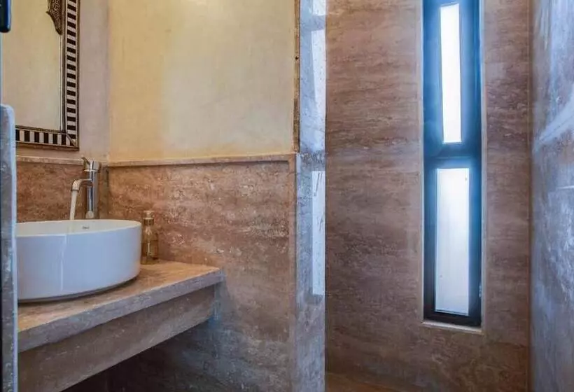 Hotelli Hôtel Oasis Dakhla