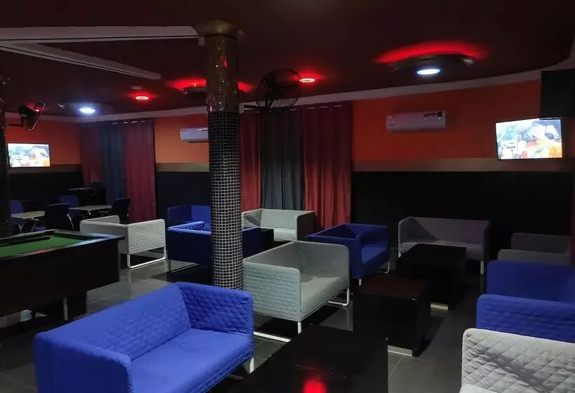 هتل Room In Guest Room   Standard Double Bed In Royal Blue Guest House And Bar