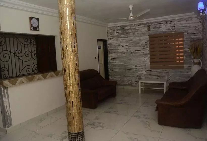 هتل Room In Guest Room   Standard Double Bed In Royal Blue Guest House And Bar