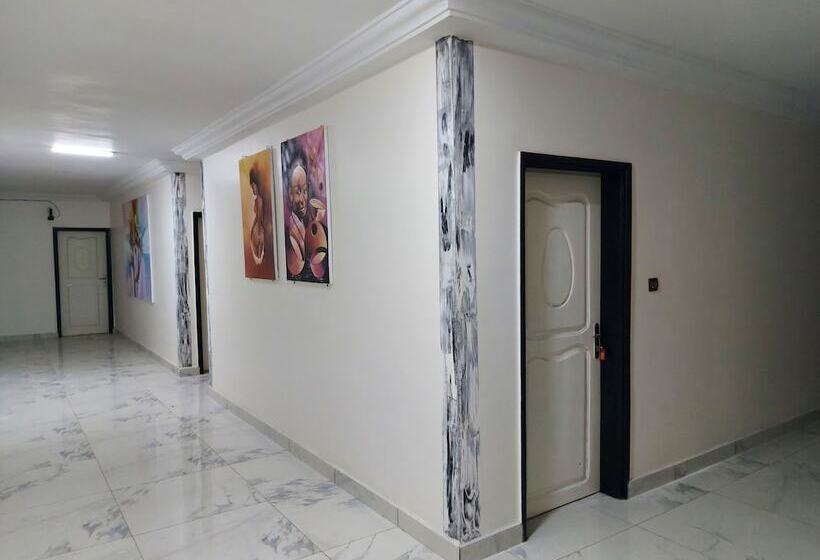 هتل Room In Guest Room Standard Double Bed In Royal Blue Guest House And Bar