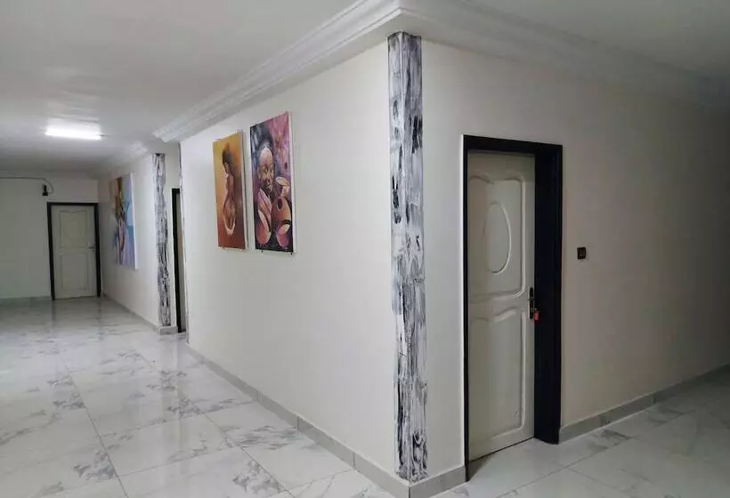 هتل Room In Guest Room   Standard Double Bed In Royal Blue Guest House And Bar