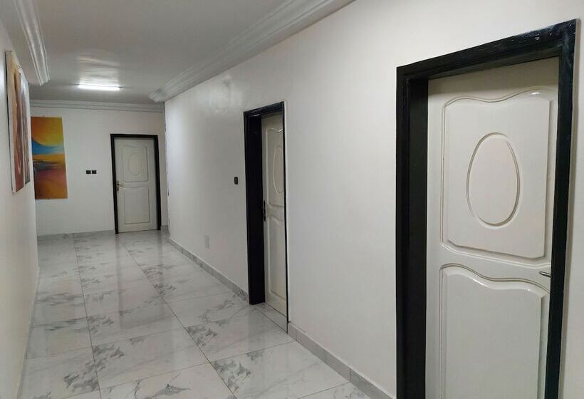 هتل Room In Guest Room Standard Double Bed In Royal Blue Guest House And Bar