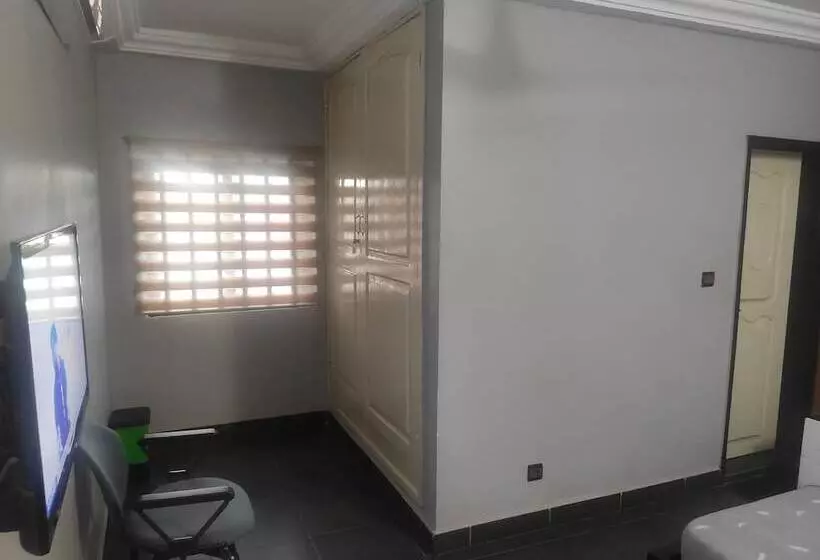 هتل Room In Guest Room   Standard Double Bed In Royal Blue Guest House And Bar