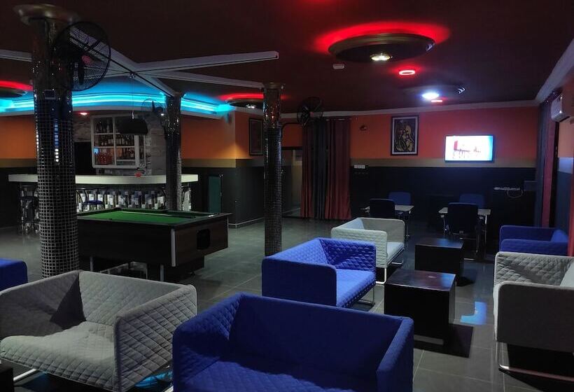 هتل Room In Guest Room Standard Double Bed In Royal Blue Guest House And Bar