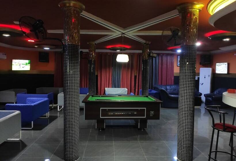 هتل Room In Guest Room Standard Double Bed In Royal Blue Guest House And Bar