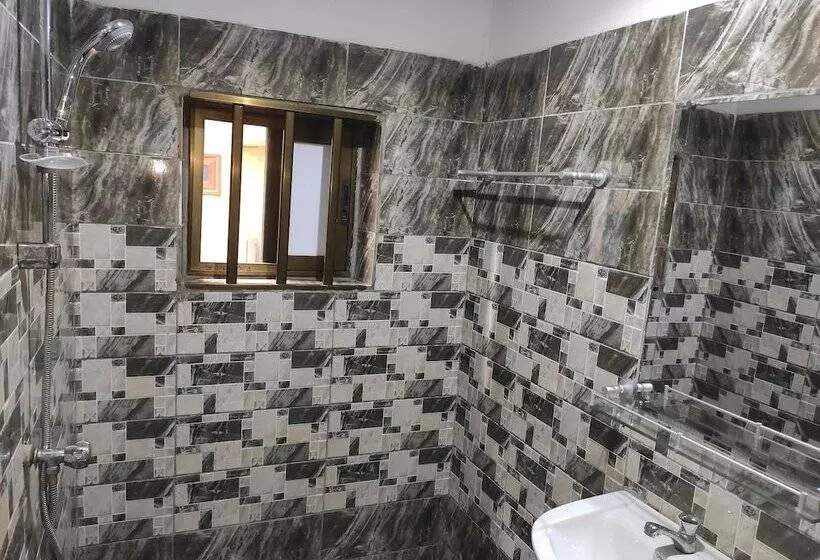 هتل Room In Guest Room   Standard Double Bed In Royal Blue Guest House And Bar