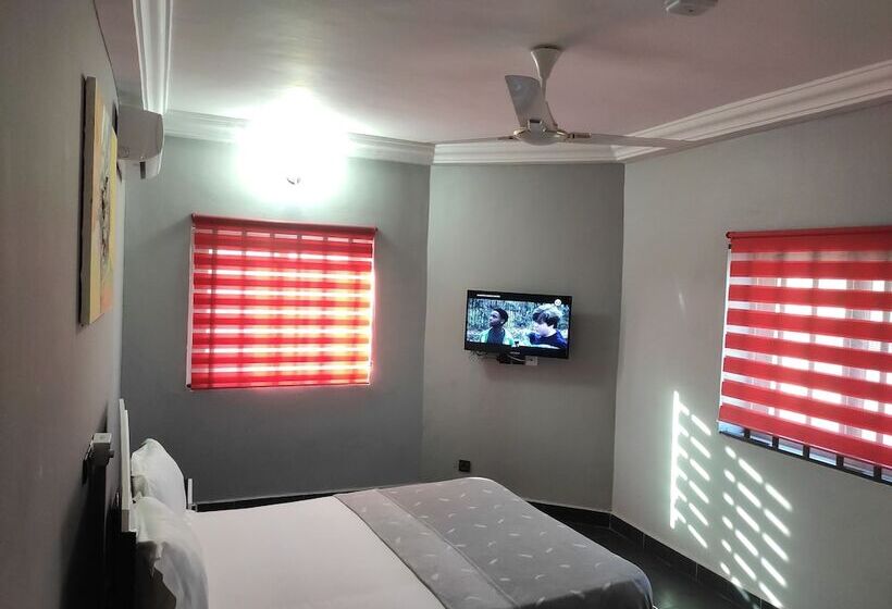 هتل Room In Guest Room Standard Double Bed In Royal Blue Guest House And Bar