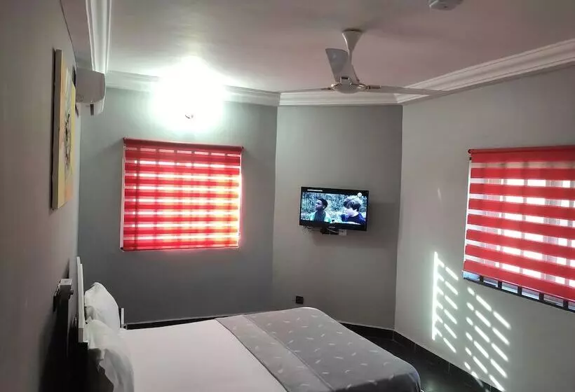 هتل Room In Guest Room   Standard Double Bed In Royal Blue Guest House And Bar
