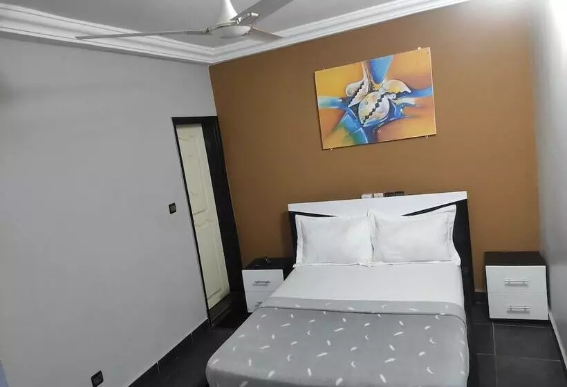 هتل Room In Guest Room   Standard Double Bed In Royal Blue Guest House And Bar