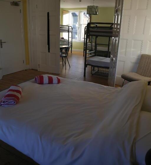 The Dolphin Inn Hostel