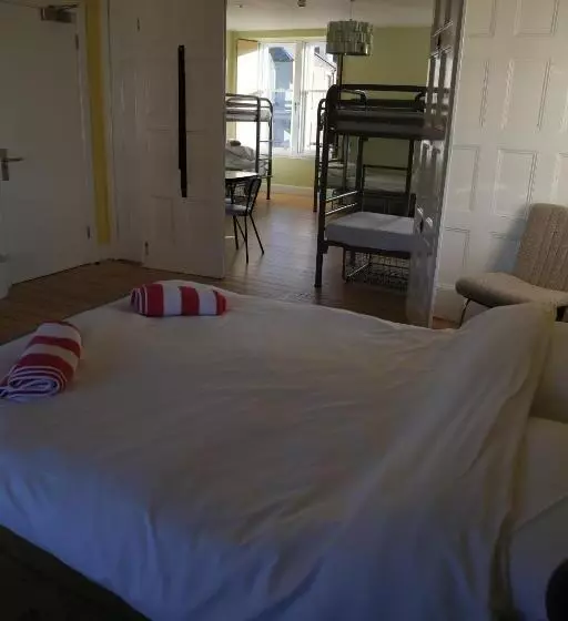 The Dolphin Inn Hostel