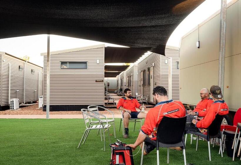 Отель Red Sands Accommodation Newman