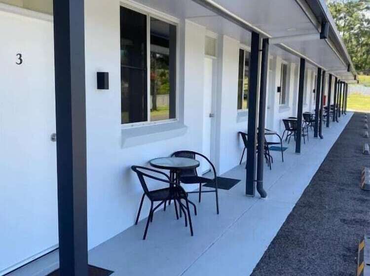 The Seaview Tavern Motel