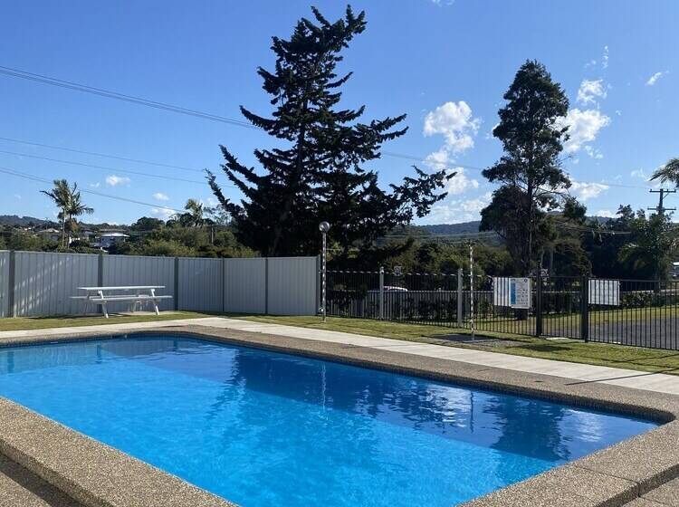 The Seaview Tavern Motel