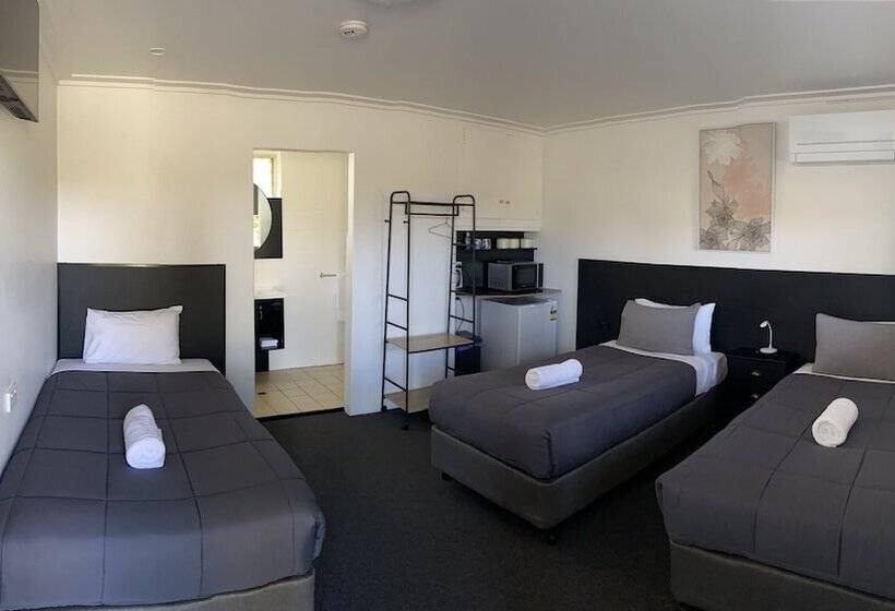 The Seaview Tavern Motel