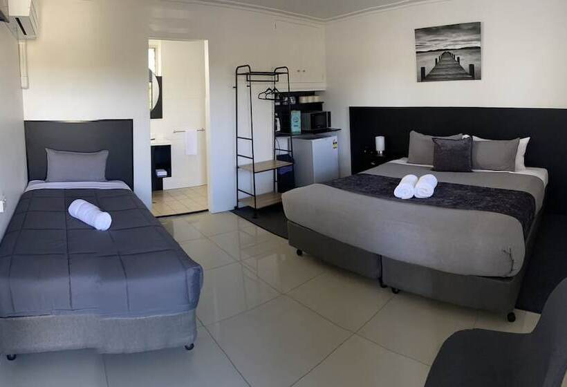 The Seaview Tavern Motel