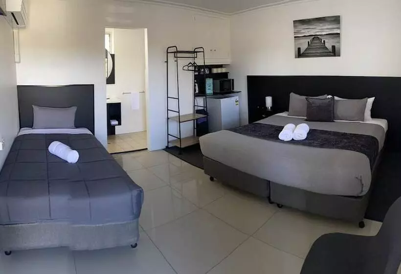 The Seaview Tavern Motel