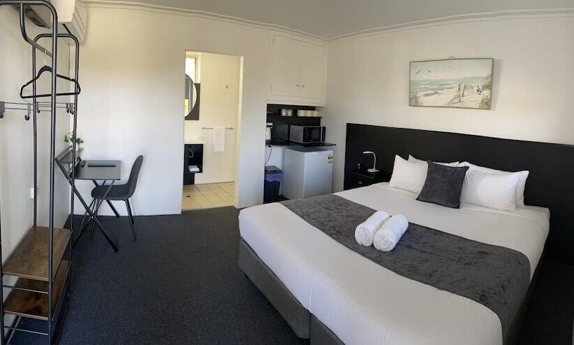 The Seaview Tavern Motel