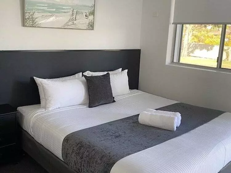 The Seaview Tavern Motel