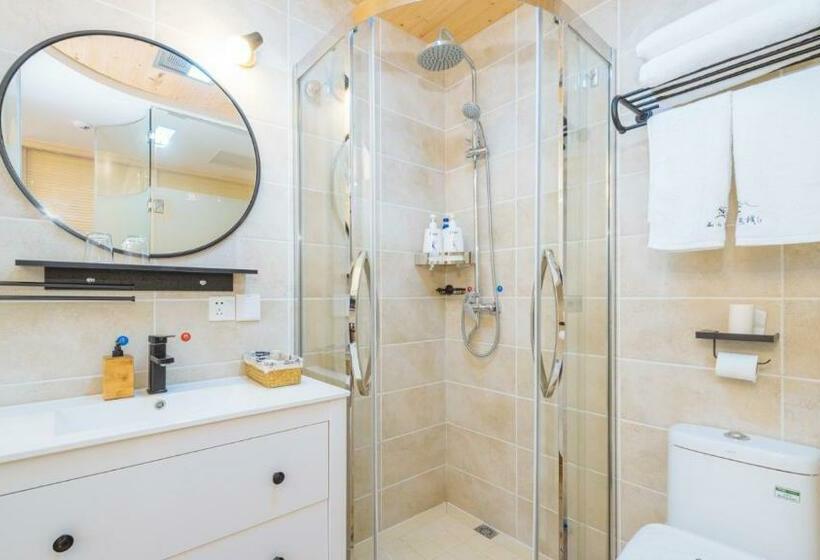 Floral Hotel Jurong Pinshan