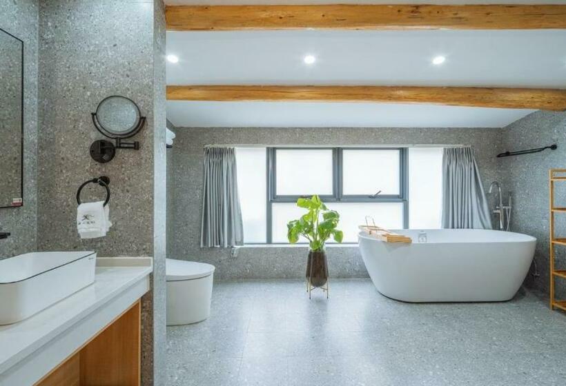 Floral Hotel Jurong Pinshan