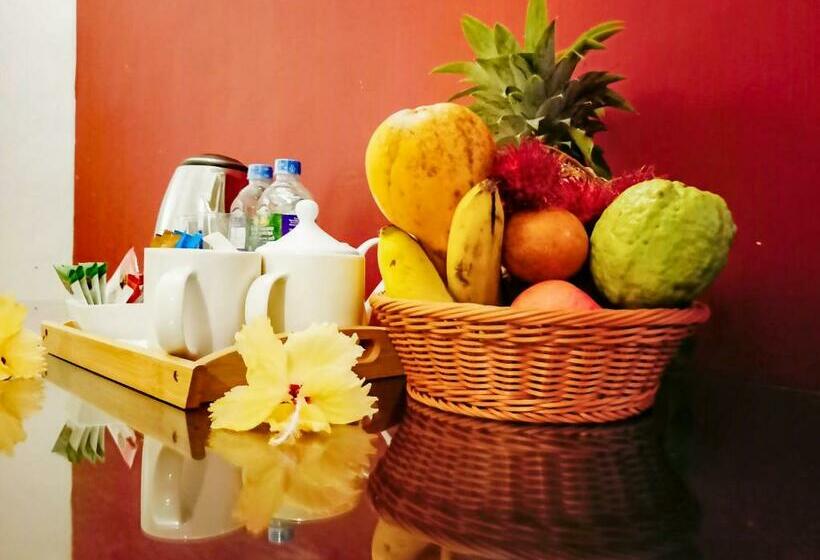 ホテル Pavona Lake