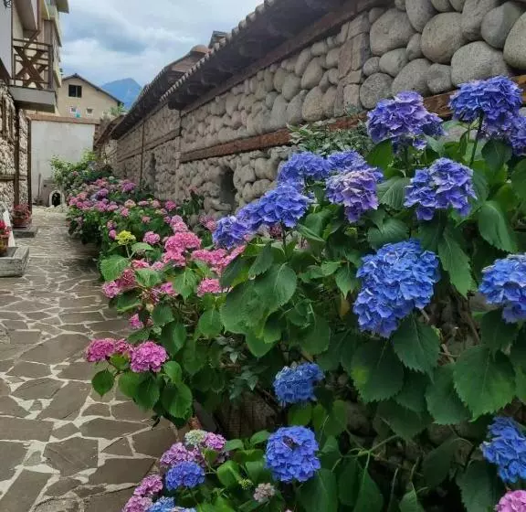پانسیون Honey House