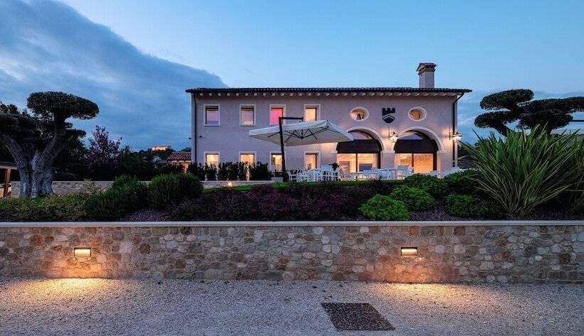 Progress Country & Wine House