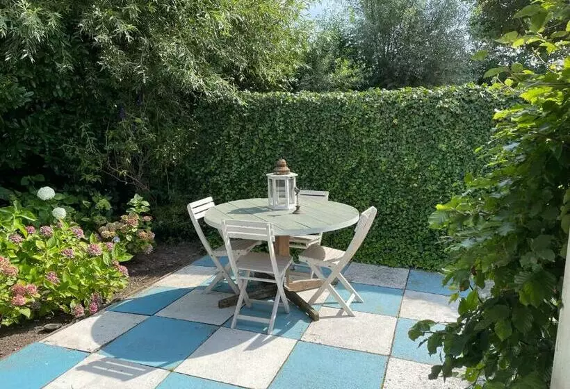 Aamiaismajoitus (B&B) Bed En Breakfast Onder Aan De Dijk