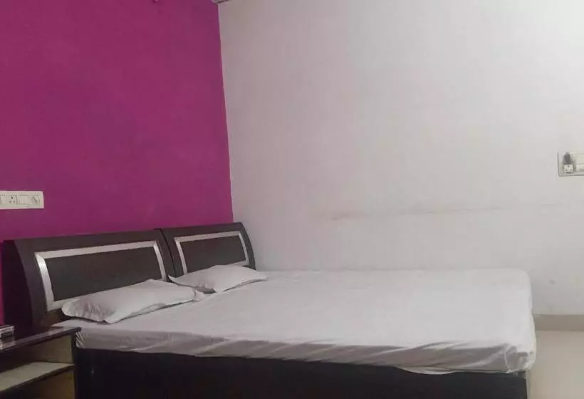 Hotelli Oyo 83081 Mahima