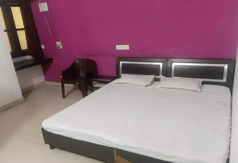 Hotelli Oyo 83081 Mahima