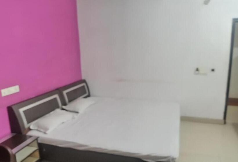 בית מלון כפרי Oyo 83081 Mahima