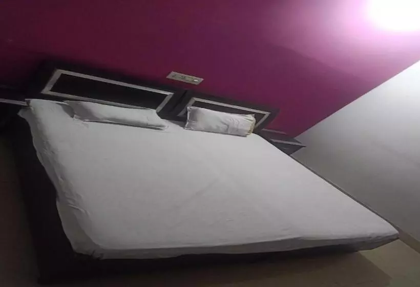 Hotelli Oyo 83081 Mahima