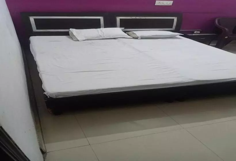 Hotelli Oyo 83081 Mahima