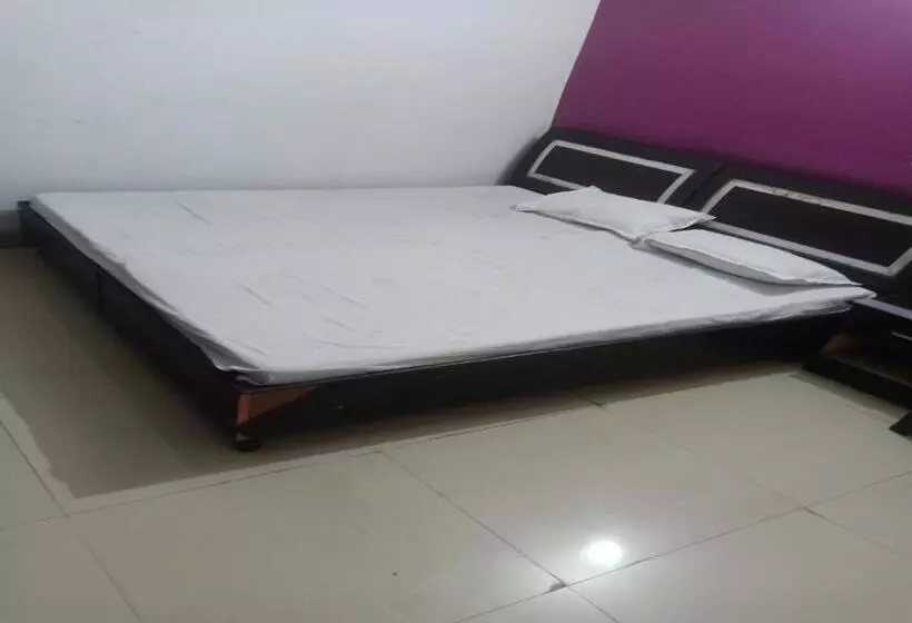 Hotelli Oyo 83081 Mahima