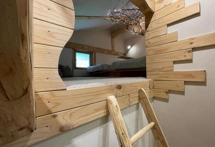 הוסטל Backyard Mountain